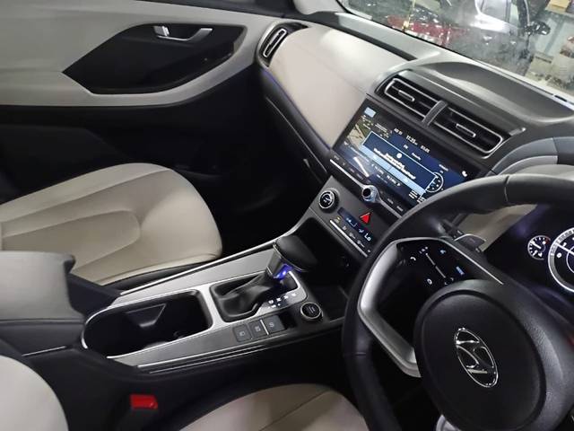 https://images10.gaadi.com/usedgaadi-sellcar/UsedCar/e517f4b2a/d1f47ef5-a5ec-4198-816e-4d0716b3dee5.jpeg?imwidth=6401
