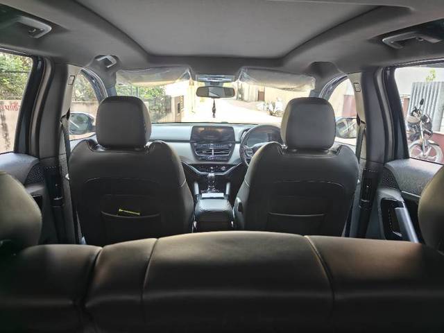 https://images10.gaadi.com/usedgaadi-sellcar/UsedCar/e5180c45a/a44b32f1-b04e-4e18-9da0-889dc6403258.jpg?imwidth=6401