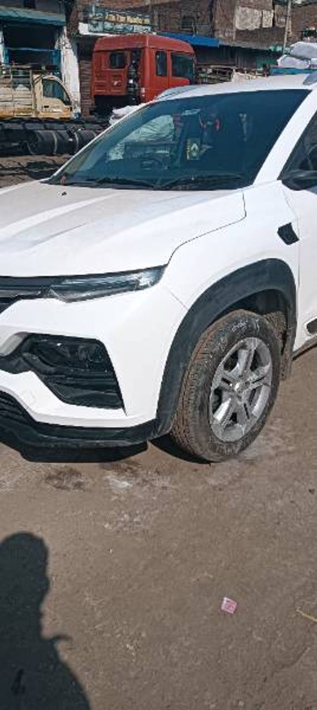 https://images10.gaadi.com/usedgaadi-sellcar/UsedCar/e518247aa/2af774b5-5f29-49e7-846e-993f886e2d9f.jpg?imwidth=6400