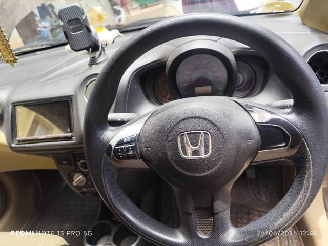 https://images10.gaadi.com/usedgaadi-sellcar/UsedCar/e5184453a/75a3b7eb-f96c-4059-8113-169e66469d48.jpg?imwidth=6401