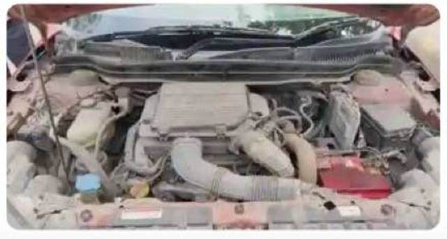 https://images10.gaadi.com/usedgaadi-sellcar/UsedCar/e518cf2ba/9f9eeebb-36b5-4723-91bd-027e4b1a2df8.jpg?imwidth=6402
