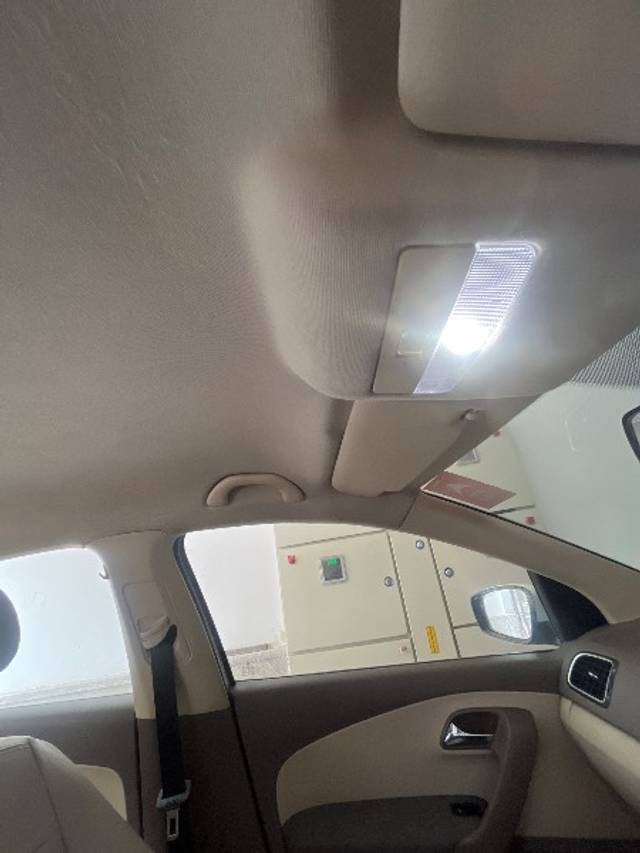 https://images10.gaadi.com/usedgaadi-sellcar/UsedCar/e519203fa/c5b4c3b1-4dfa-49a9-8a2f-7b332957b98e.jpg?imwidth=6400