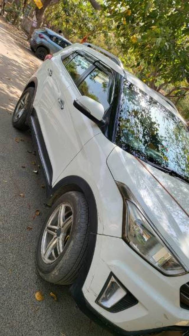 https://images10.gaadi.com/usedgaadi-sellcar/UsedCar/e5193594a/5f0498e1-83ca-4c80-8a30-aa0183ef0875.jpg?imwidth=6400