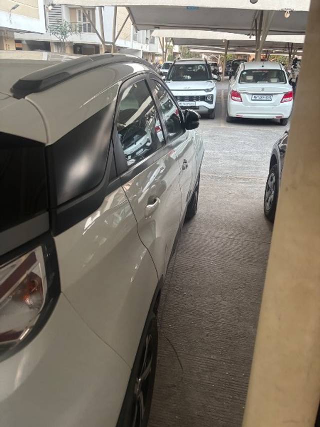 https://images10.gaadi.com/usedgaadi-sellcar/UsedCar/e5195468a/9e4c21b4-4e8a-4633-98c6-09593a9a6039.jpeg?imwidth=6402