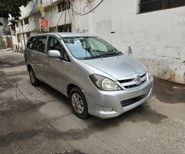https://images10.gaadi.com/usedgaadi-sellcar/UsedCar/e5197cdba/c9a47c17-8e72-4e64-9ee6-ea4ca69e12da.jpg?imwidth=6400