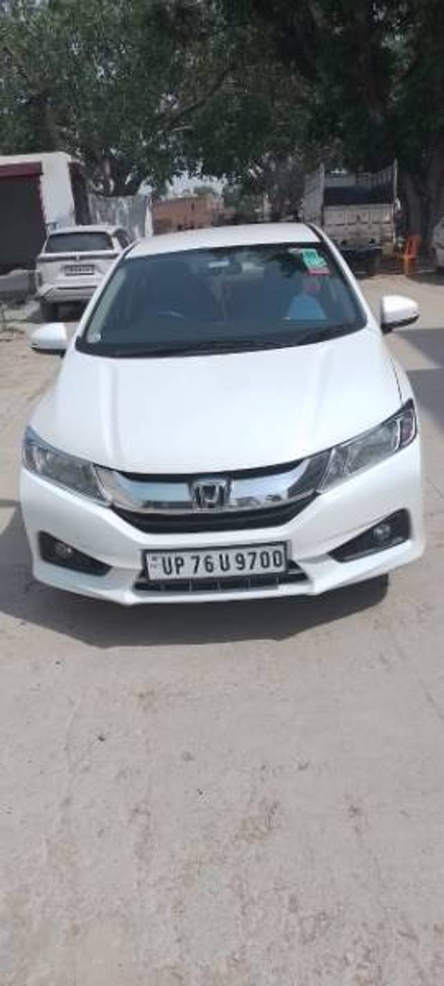 https://images10.gaadi.com/usedgaadi-sellcar/UsedCar/e519cc1ba/7bb63aa0-06c9-4824-a4f9-658e559217f4.jpg?imwidth=6400