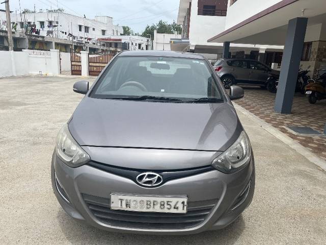 https://images10.gaadi.com/usedgaadi-sellcar/UsedCar/e51a2fc0a/c16201e8-4838-4843-b33d-ab14906de1ce.jpeg?imwidth=6400