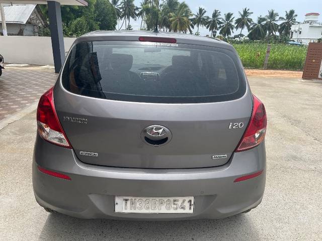 https://images10.gaadi.com/usedgaadi-sellcar/UsedCar/e51a2fc0a/e0e1ba8e-e1a8-41a6-af1d-3dfe220bcd77.jpeg?imwidth=6402