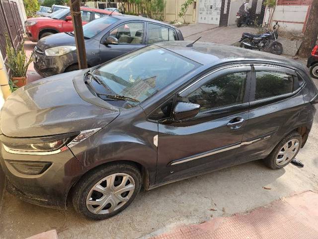 https://images10.gaadi.com/usedgaadi-sellcar/UsedCar/e51a3cada/5ee3a433-0cc6-413f-ace5-6cf5ebada374.jpg?imwidth=6400