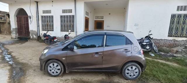 https://images10.gaadi.com/usedgaadi-sellcar/UsedCar/e51afdd8a/7248e032-463a-4595-93af-b6c8f3574ef3.jpg?imwidth=6401