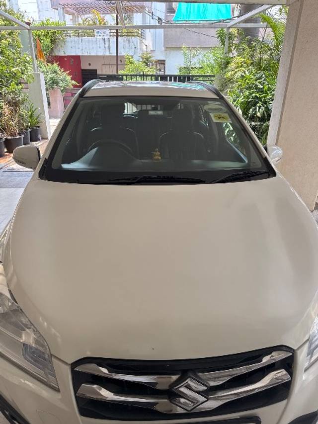 https://images10.gaadi.com/usedgaadi-sellcar/UsedCar/e51b0641a/5eeccc88-8a14-48cf-8d18-543a43dbd163.jpg?imwidth=6400