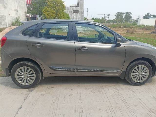 https://images10.gaadi.com/usedgaadi-sellcar/UsedCar/e51b0deaa/5bf7b799-3222-463d-96ea-d36dfccbbbe6.jpg?imwidth=6401