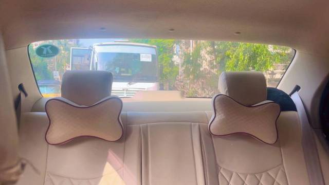 https://images10.gaadi.com/usedgaadi-sellcar/UsedCar/e51b2427a/8c877a94-b21c-4dbb-876e-5299f5339818.jpeg?imwidth=6401