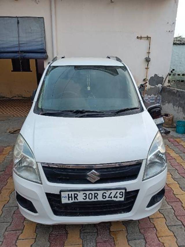 https://images10.gaadi.com/usedgaadi-sellcar/UsedCar/e51b41caa/245b6284-5660-482d-97d3-db483895ce32.jpg?imwidth=6400