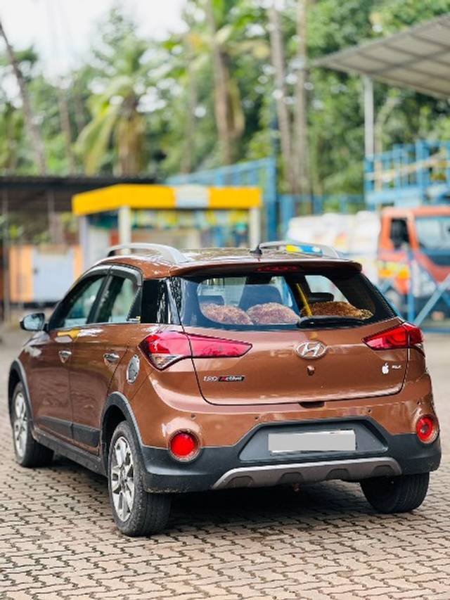 https://images10.gaadi.com/usedgaadi-sellcar/UsedCar/e51b8b72a/f5f51b47-136f-4ebb-8051-c8941a2af823.jpeg?imwidth=6402