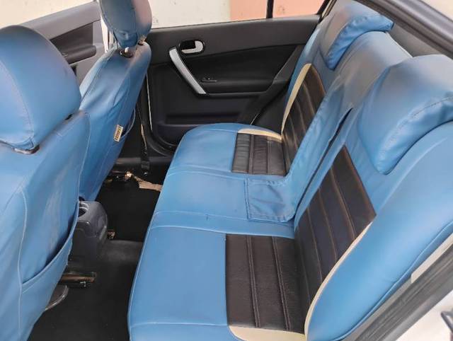 https://images10.gaadi.com/usedgaadi-sellcar/UsedCar/e51b9b3da/86212a64-17b1-4d5e-8eef-eb684bf4e9f7.jpg?imwidth=6401