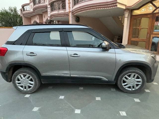https://images10.gaadi.com/usedgaadi-sellcar/UsedCar/e51bc40fa/d9924f78-52da-4daf-aec5-63c925befe01.jpeg?imwidth=6401