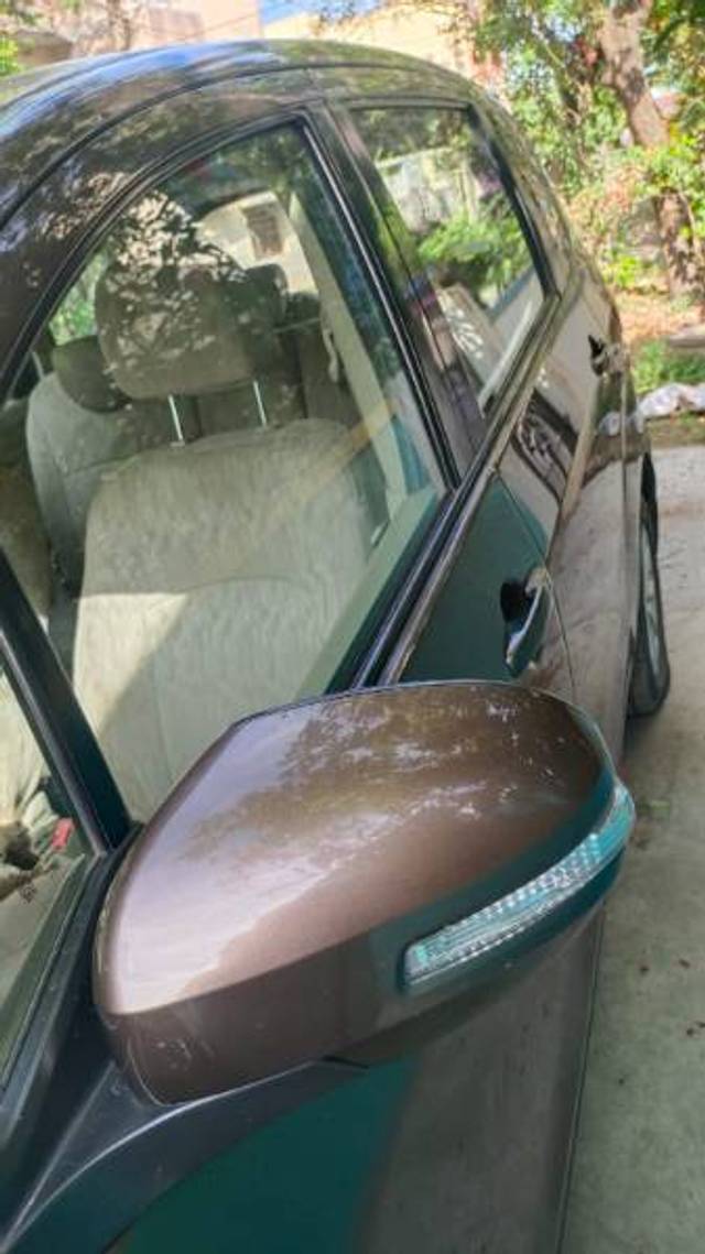 https://images10.gaadi.com/usedgaadi-sellcar/UsedCar/e51c100ba/0939a0be-d6fb-4e24-916f-fc54a58f6a8a.jpg?imwidth=6402