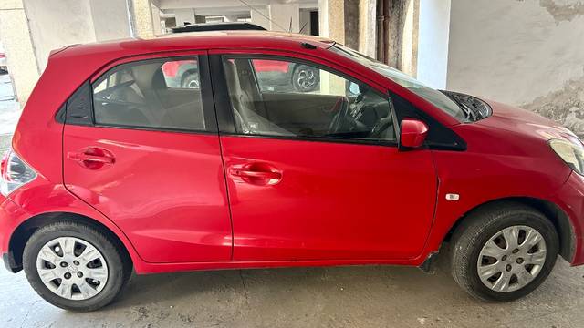https://images10.gaadi.com/usedgaadi-sellcar/UsedCar/e51c3b3ca/a4daa7ee-81d6-4f54-9e44-7a2054fff925.jpeg?imwidth=6401
