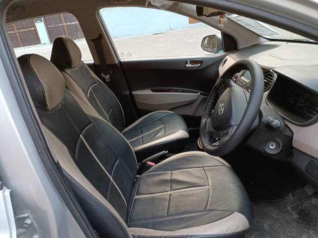 https://images10.gaadi.com/usedgaadi-sellcar/UsedCar/e51c5960a/5ccc08a0-0c3a-4379-9ddf-27b8f100ef75.jpg?imwidth=6402