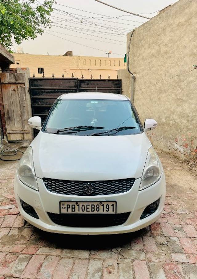 https://images10.gaadi.com/usedgaadi-sellcar/UsedCar/e51c925fa/6dd2dc6a-0ac3-4b80-8e18-7771d535a069.jpeg?imwidth=6400