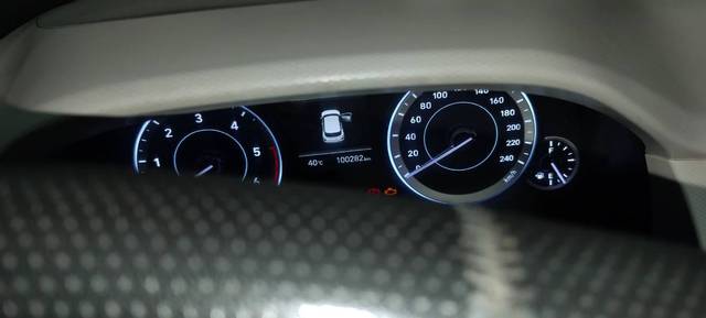 https://images10.gaadi.com/usedgaadi-sellcar/UsedCar/e51cd585a/dce066dd-c64c-4e72-9b61-09a49e0ca38d.jpg?imwidth=6402