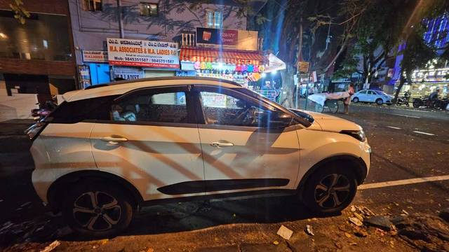 https://images10.gaadi.com/usedgaadi-sellcar/UsedCar/e51cdd17a/8e1513fe-f129-41f8-9ba2-df8cf49dbc5a.jpg?imwidth=6400