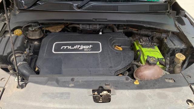 https://images10.gaadi.com/usedgaadi-sellcar/UsedCar/e51d5d64a/d5d1030d-4491-4e84-9cc7-63917e482678.jpeg?imwidth=6401