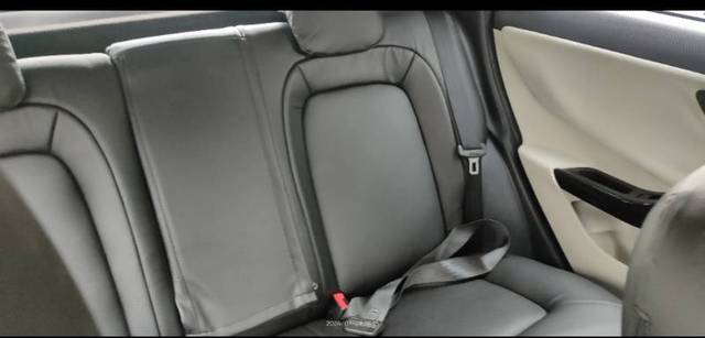 https://images10.gaadi.com/usedgaadi-sellcar/UsedCar/e51d62f7a/73eda712-fb78-4a5f-a497-a360fa31bdb7.jpg?imwidth=6402