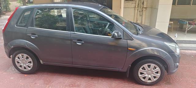 https://images10.gaadi.com/usedgaadi-sellcar/UsedCar/e51d8128a/e03153d6-eff8-45dc-a140-881230601eaf.jpg?imwidth=6401