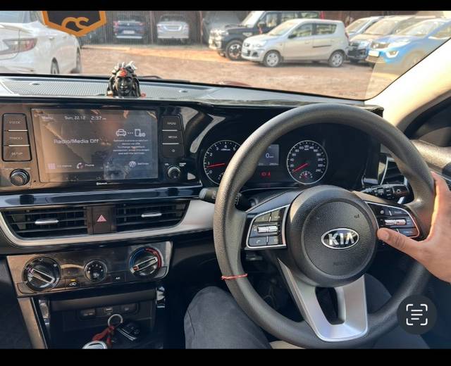 https://images10.gaadi.com/usedgaadi-sellcar/UsedCar/e51d8f56a/d6ef5ea9-49d9-4ded-8ce8-802e3adca189.jpeg?imwidth=6402