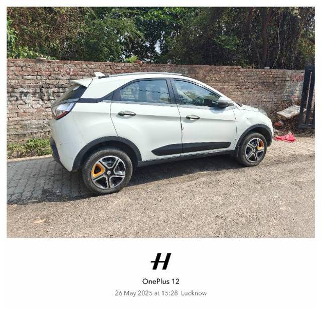 https://images10.gaadi.com/usedgaadi-sellcar/UsedCar/e51db2caa/58d88406-341f-4ded-8751-0912e326a5cf.jpg?imwidth=6402