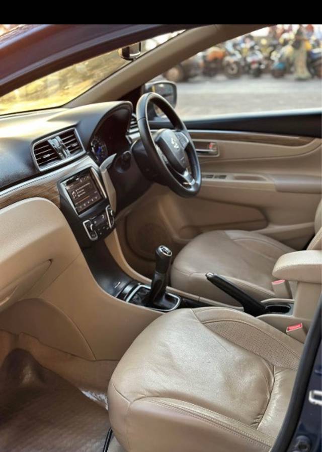 https://images10.gaadi.com/usedgaadi-sellcar/UsedCar/e51e3d95a/0ea4bf36-3d36-4bd2-9889-1ebcffe3e666.jpeg?imwidth=6402