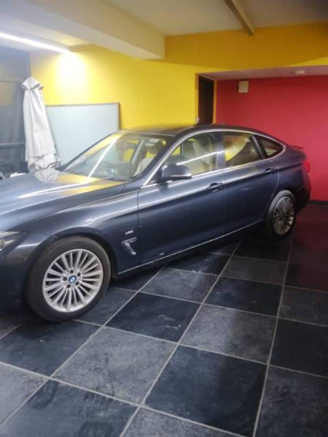 https://images10.gaadi.com/usedgaadi-sellcar/UsedCar/e51efcdca/f3efcfef-c5e0-4e22-922b-b681e8eaa81c.jpeg?imwidth=6401