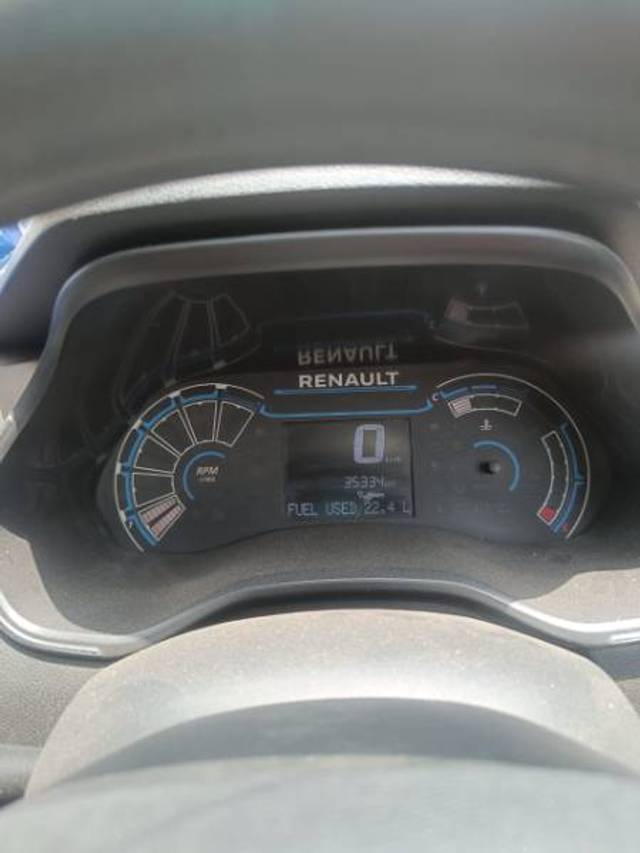 https://images10.gaadi.com/usedgaadi-sellcar/UsedCar/e51f0a2ca/e64a9742-3fbe-49fa-8670-4181fa862fbd.jpg?imwidth=6401