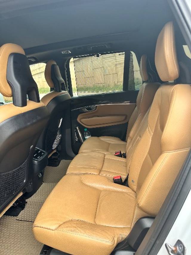 https://images10.gaadi.com/usedgaadi-sellcar/UsedCar/e51f2dbfa/eb9f0989-5ae8-4fcc-81dc-1a0ea8190aef.jpeg?imwidth=6401