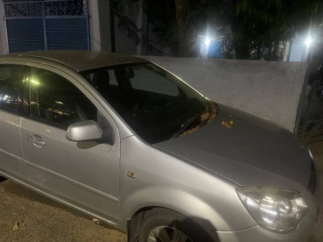 https://images10.gaadi.com/usedgaadi-sellcar/UsedCar/e51f57fea/2ca85b9f-bb95-4060-98b3-bd32af43c859.jpg?imwidth=6401