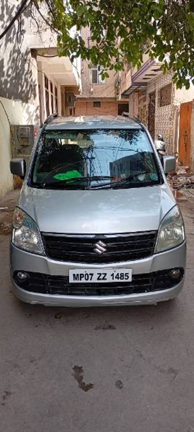 https://images10.gaadi.com/usedgaadi-sellcar/UsedCar/e51f59baa/6f377340-75f2-4161-b8a5-cb2398e278b9.jpg?imwidth=6400