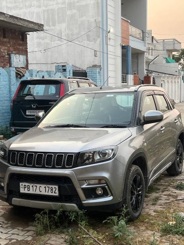 https://images10.gaadi.com/usedgaadi-sellcar/UsedCar/e51f7c95a/5d4dc4ef-f730-427e-9f55-5ead60b77dac.jpeg?imwidth=6402