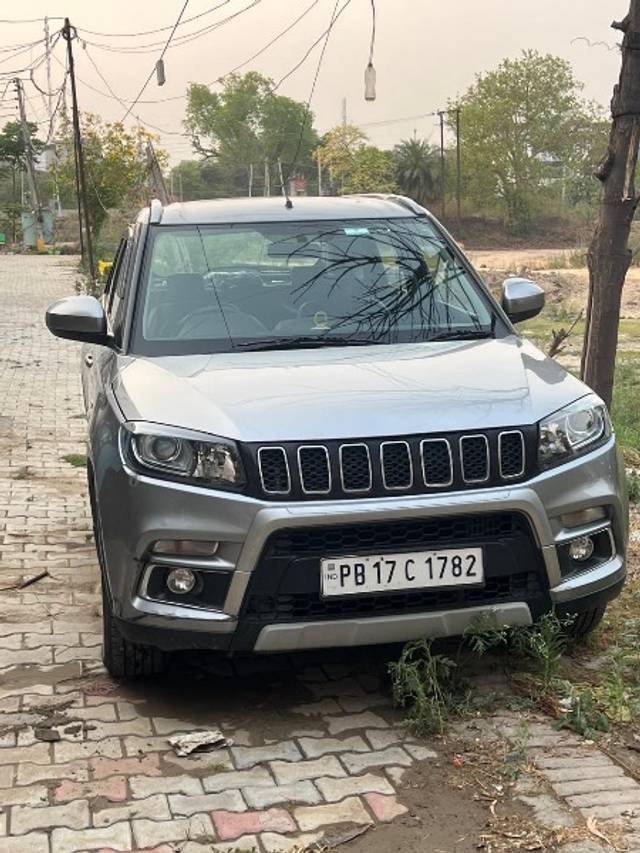 https://images10.gaadi.com/usedgaadi-sellcar/UsedCar/e51f7c95a/e9b5fd10-834b-46fe-ab38-2ff042b4200f.jpeg?imwidth=6400
