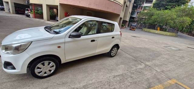 https://images10.gaadi.com/usedgaadi-sellcar/UsedCar/e51fa74aa/b7710090-c1f4-4ddd-814e-d8d936d8da2d.jpg?imwidth=6400