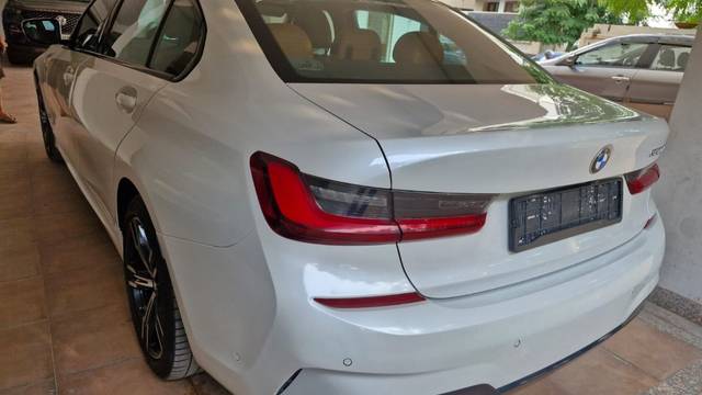 https://images10.gaadi.com/usedgaadi-sellcar/UsedCar/e51fb627a/e742c2ea-4845-4683-9947-cae17a481574.jpeg?imwidth=6401