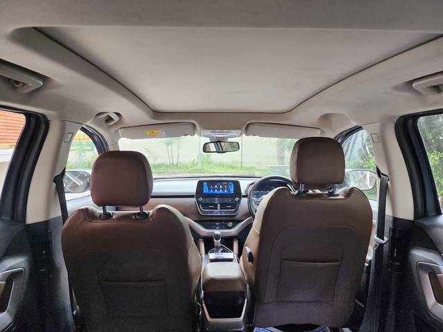 https://images10.gaadi.com/usedgaadi-sellcar/UsedCar/e51fd844a/16a402bf-48be-4146-86e3-a401ccf666fe.jpeg?imwidth=6402