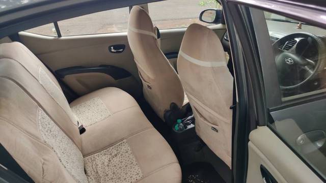 https://images10.gaadi.com/usedgaadi-sellcar/UsedCar/e5200f66a/e8762467-ce60-458a-ab44-91f6b7556f4e.jpg?imwidth=6401