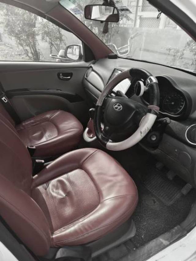 https://images10.gaadi.com/usedgaadi-sellcar/UsedCar/e520596ba/7cb47bc3-607e-46ad-8afe-d78feb5f1887.jpg?imwidth=6402