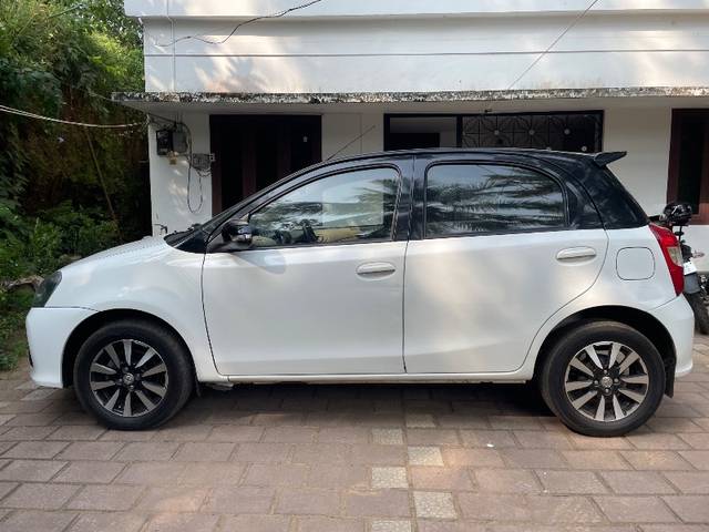 https://images10.gaadi.com/usedgaadi-sellcar/UsedCar/e520b953a/502f0bb2-b76c-4712-bc48-623b789b045a.jpeg?imwidth=6402