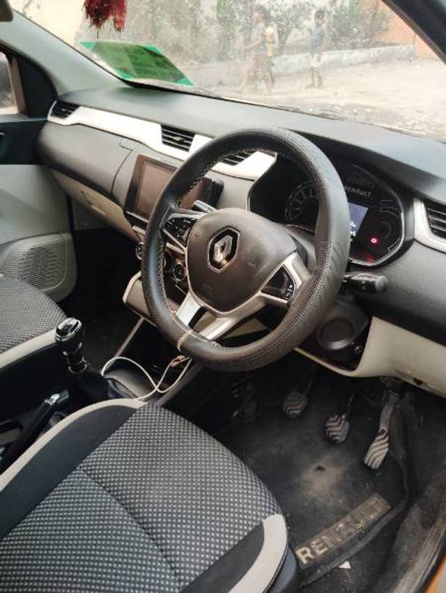https://images10.gaadi.com/usedgaadi-sellcar/UsedCar/e520fcf4a/9f43677b-b206-4409-9954-d374a78c289f.jpg?imwidth=6401