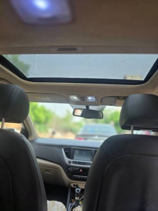 https://images10.gaadi.com/usedgaadi-sellcar/UsedCar/e52183baa/59552719-7bb9-4291-8b18-6a567d4f8e96.jpg?imwidth=6402