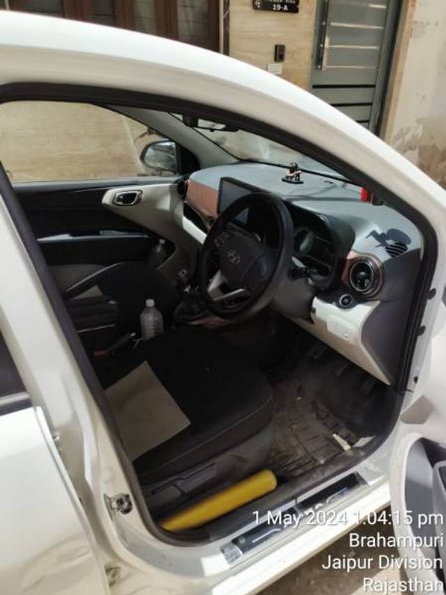 https://images10.gaadi.com/usedgaadi-sellcar/UsedCar/e5219927a/035178d7-c24c-47e9-b6a1-01146b6c022f.jpg?imwidth=6401