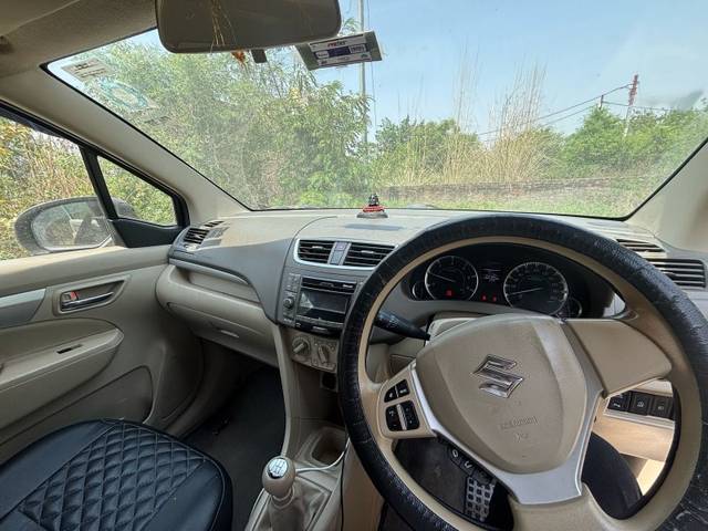 https://images10.gaadi.com/usedgaadi-sellcar/UsedCar/e521a04ba/ecd2221d-1bc3-4fef-8e02-285d75869109.jpeg?imwidth=6402